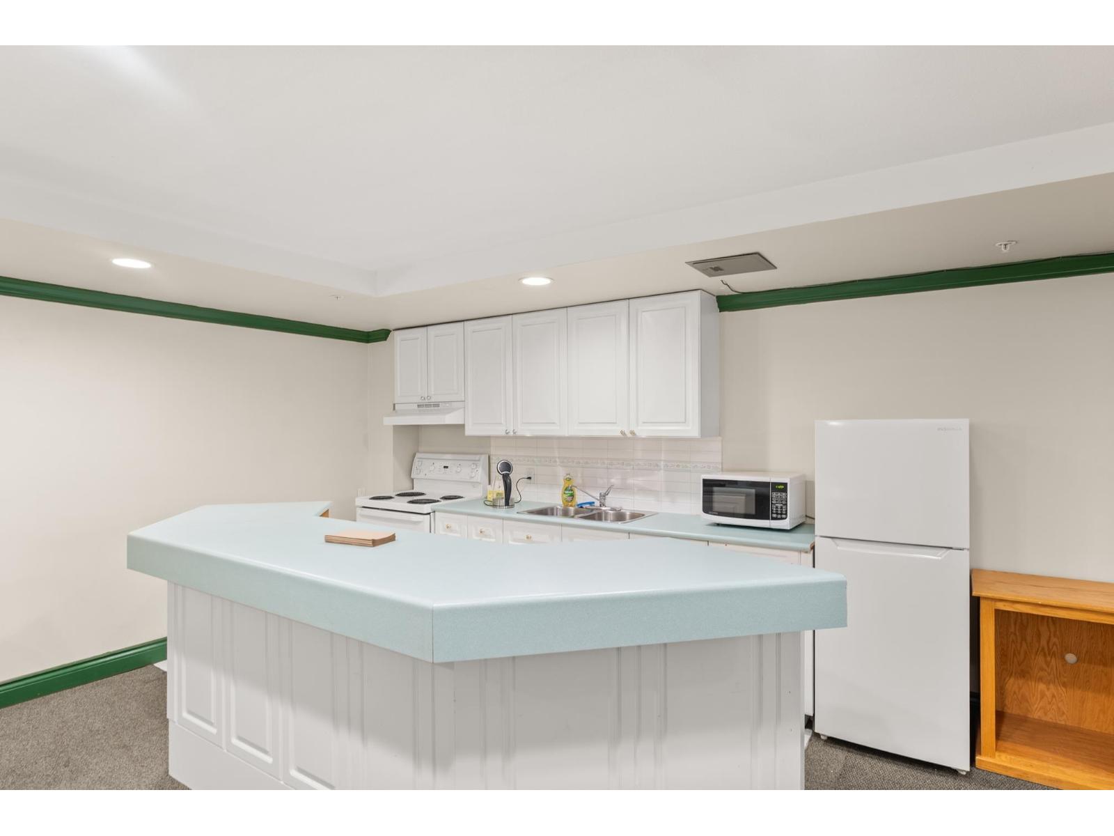 323 15268 105 Avenue Property Photo 15