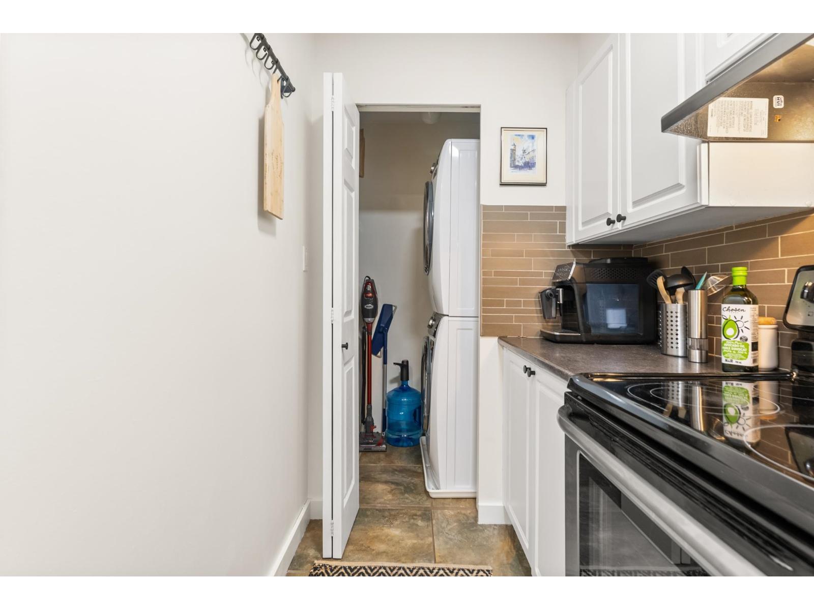 323 15268 105 Avenue Property Photo 16
