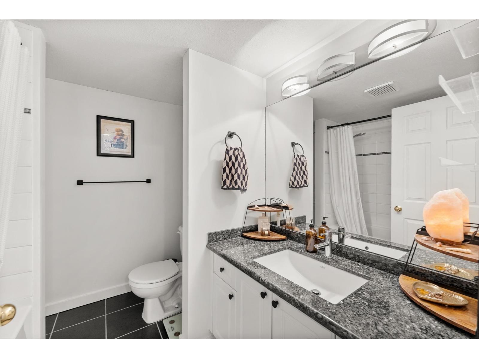 323 15268 105 Avenue Property Photo 28