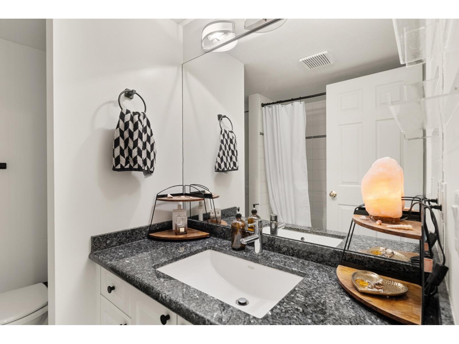 323 15268 105 Avenue Property Photo 29