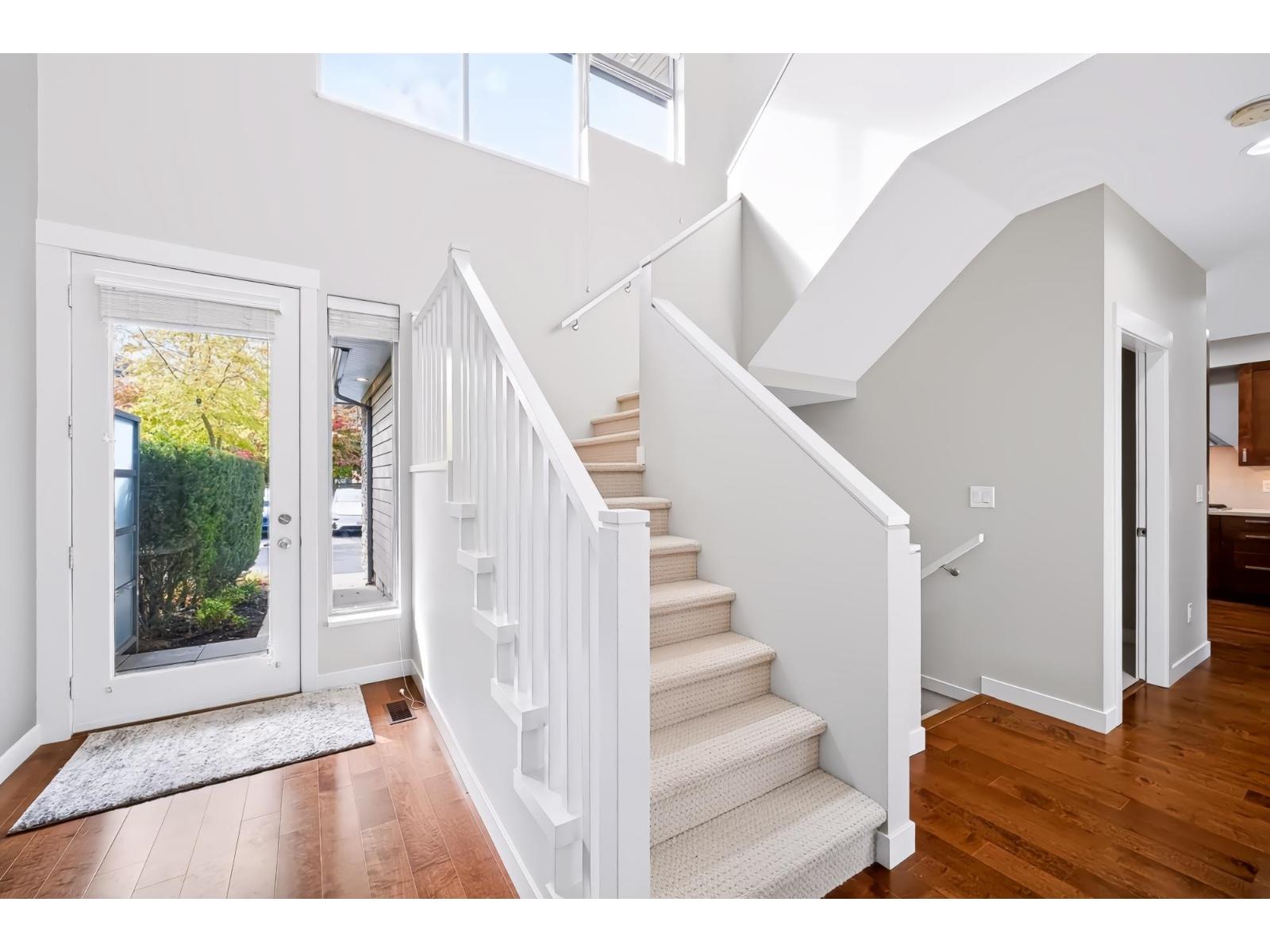 40 2603 162 Street Property Photo 4