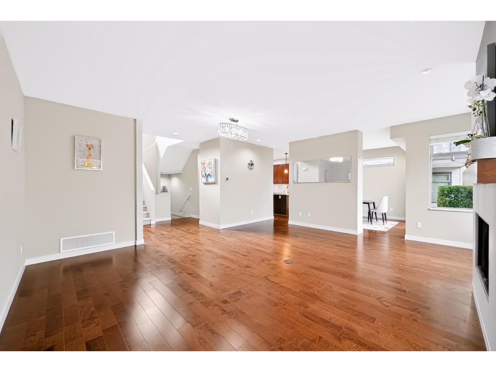 40 2603 162 Street Property Photo 8