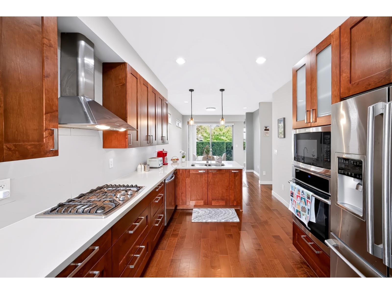 40 2603 162 Street Property Photo 11
