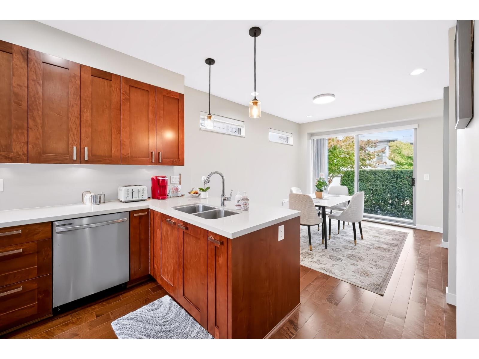 40 2603 162 Street Property Photo 12