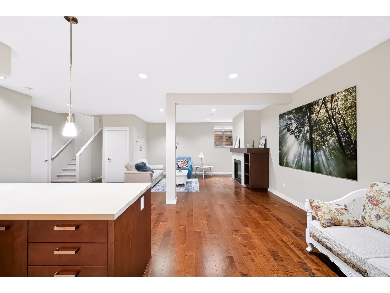 40 2603 162 Street Property Photo 28