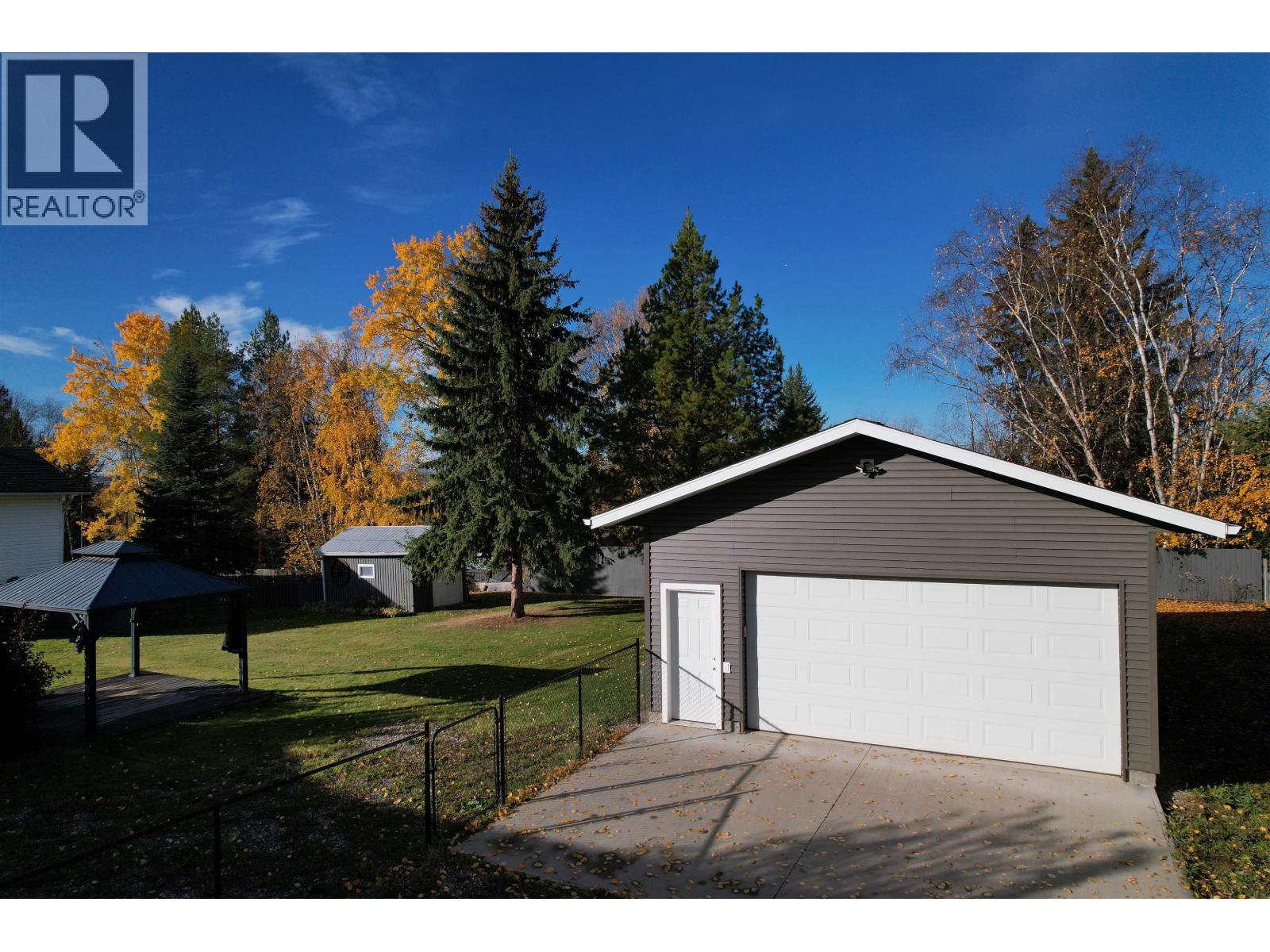 241 S Enemark Road Property Photo 4