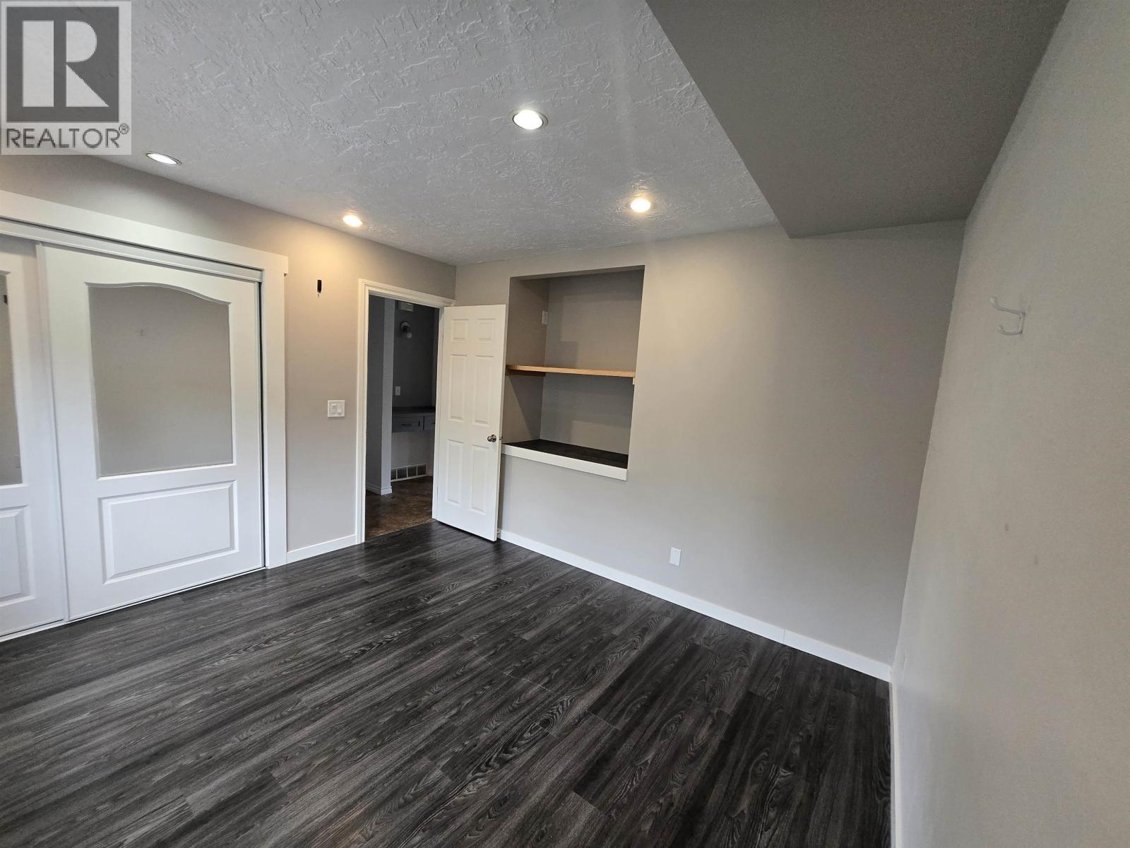 241 S Enemark Road Property Photo 19