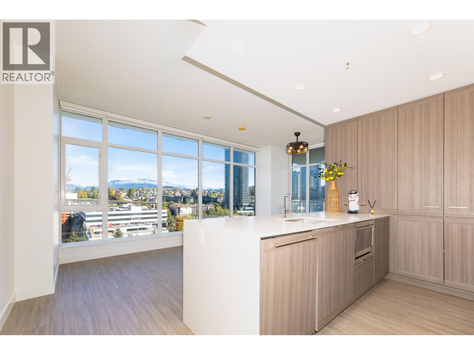1206 2311 Beta Avenue Property Photo 4