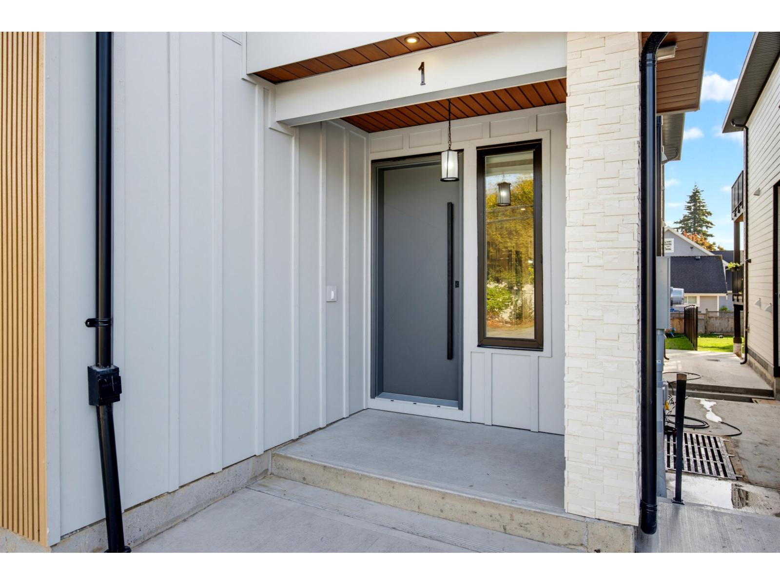 1 19128 61a Avenue Property Photo 33