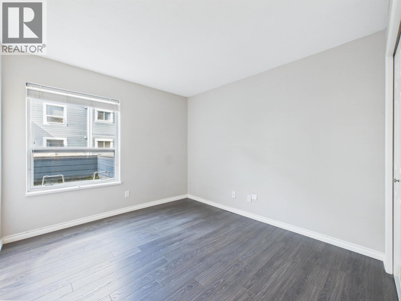 215 12931 Railway Ave Avenue Property Photo 12