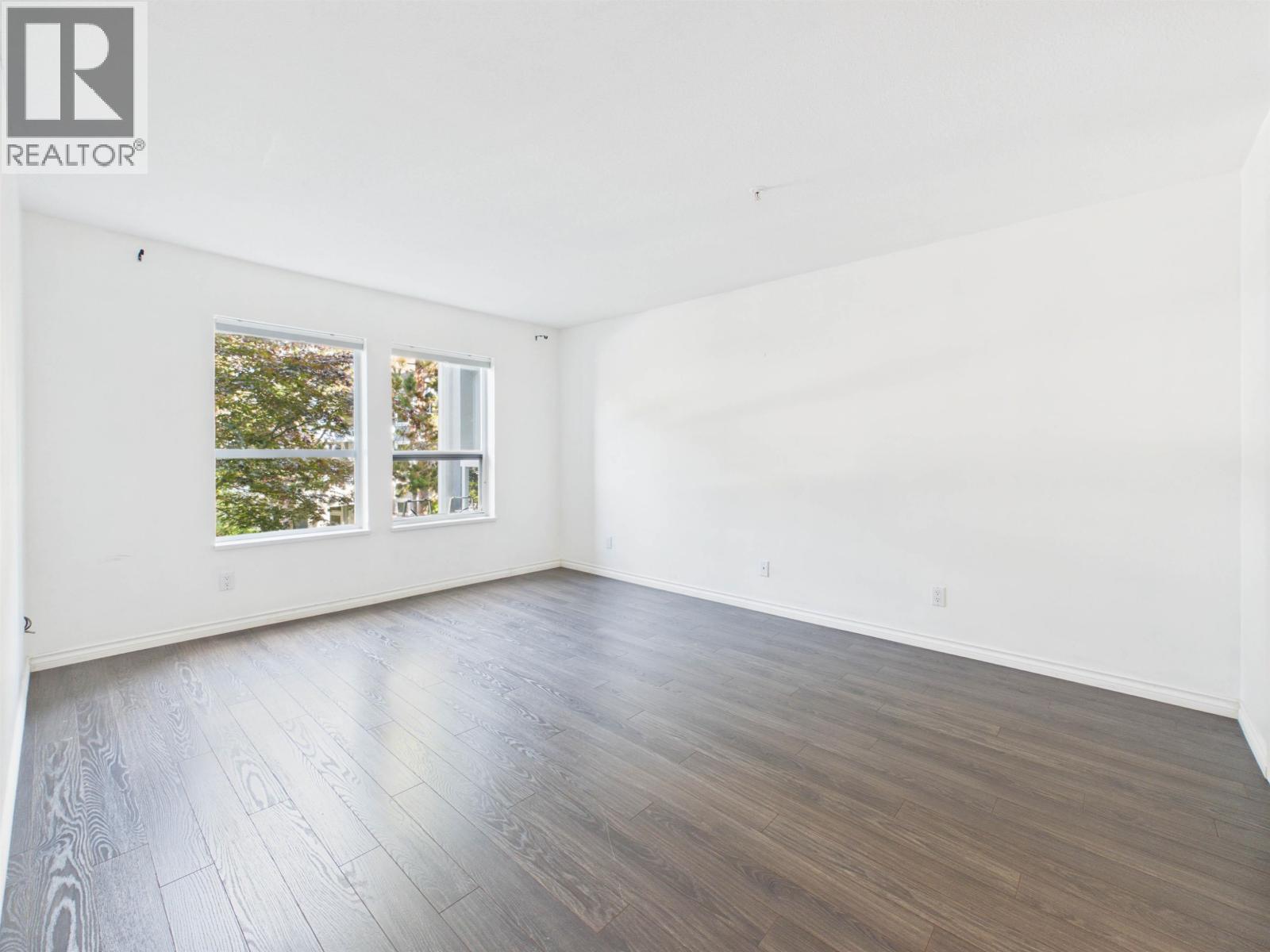215 12931 Railway Ave Avenue Property Photo 14