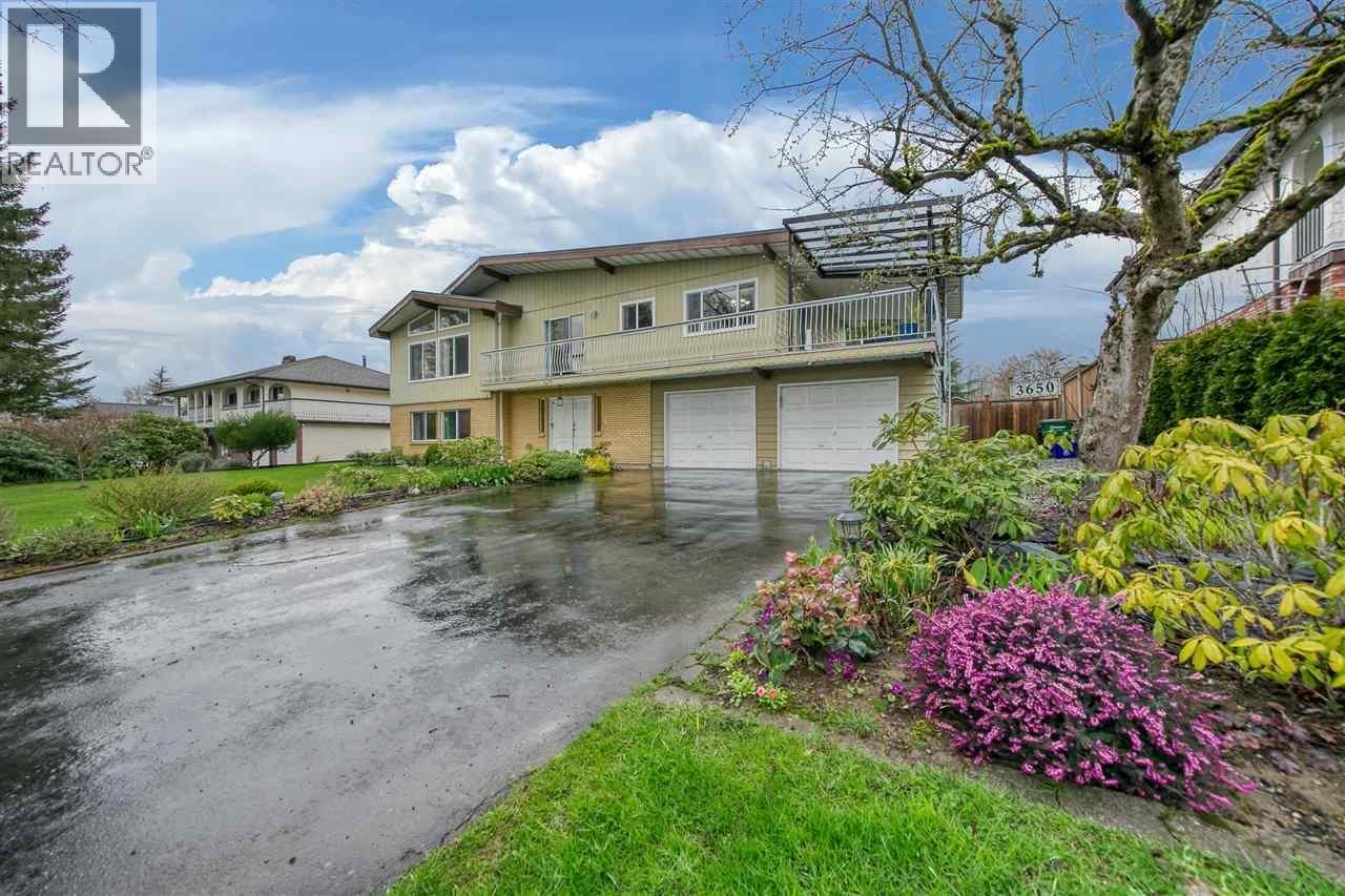 3650 Lynndale Crescent Property Photo 1