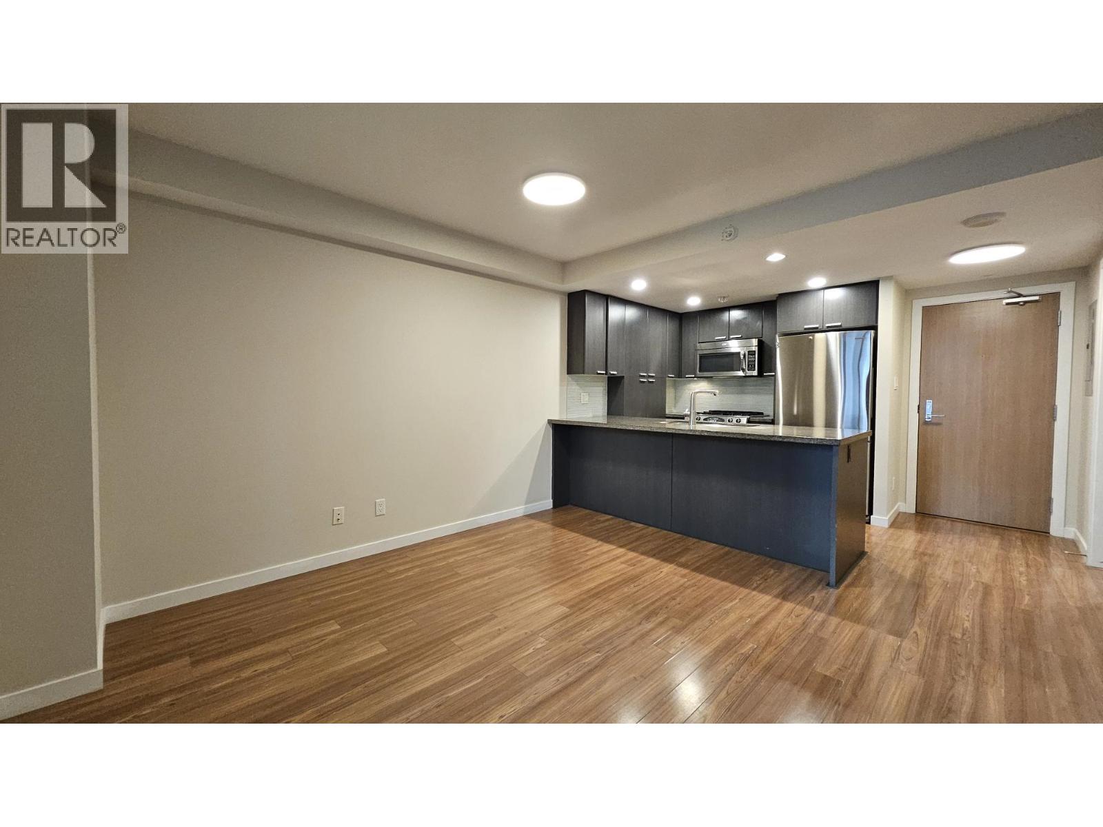 403 2200 Douglas Road Property Photo 2