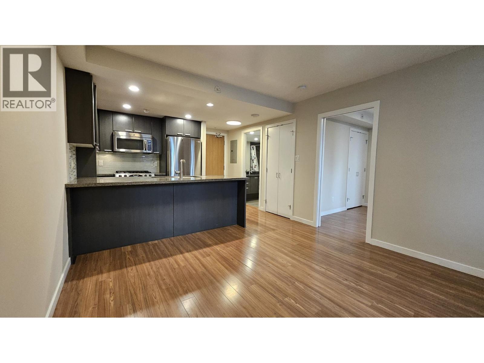 403 2200 Douglas Road Property Photo 3