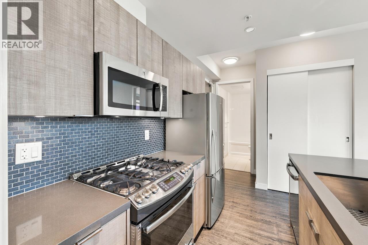 402 1788 Ontario Street Property Photo 8