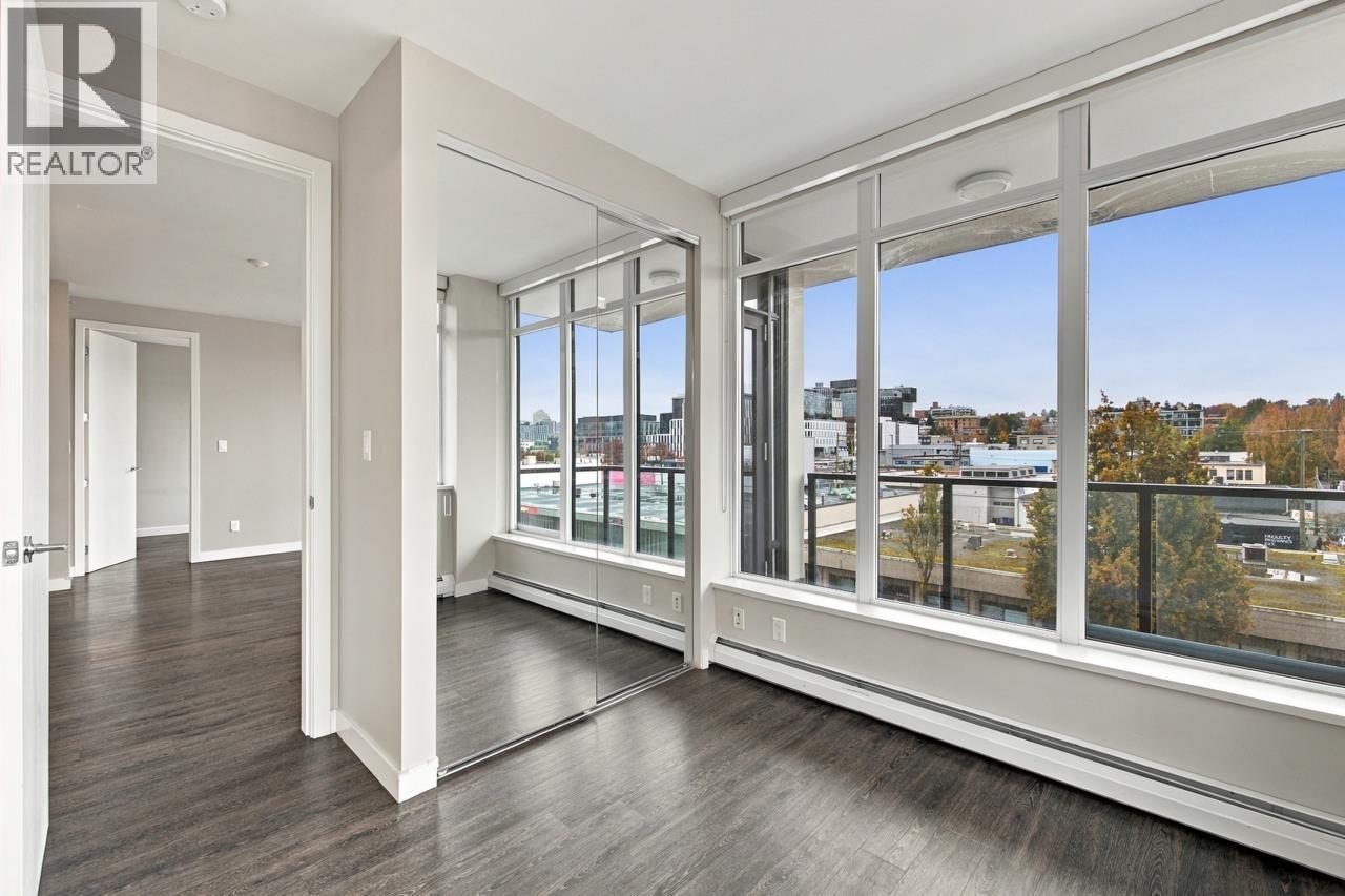 402 1788 Ontario Street Property Photo 14