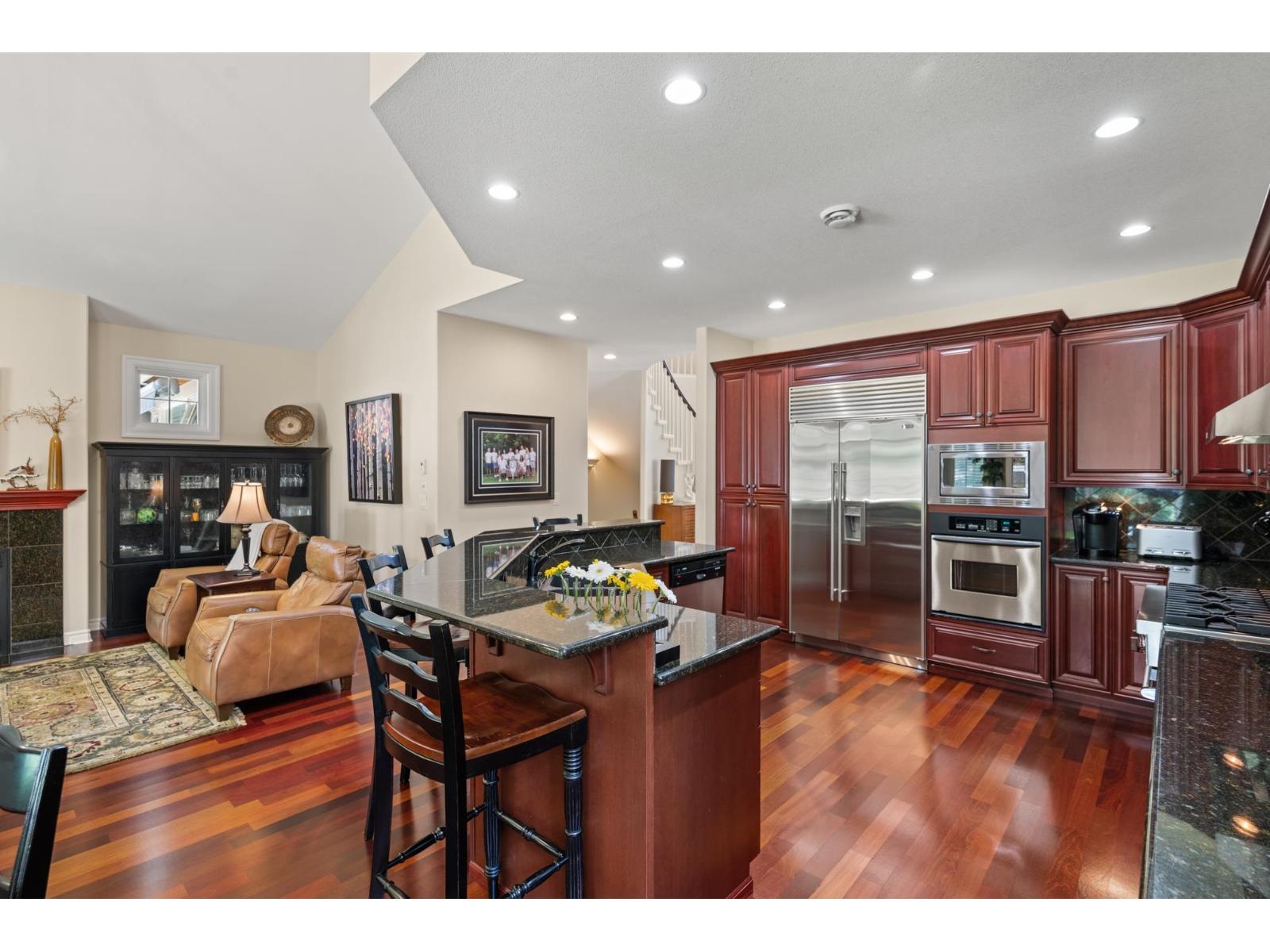 68 15715 34 Avenue Property Photo 12
