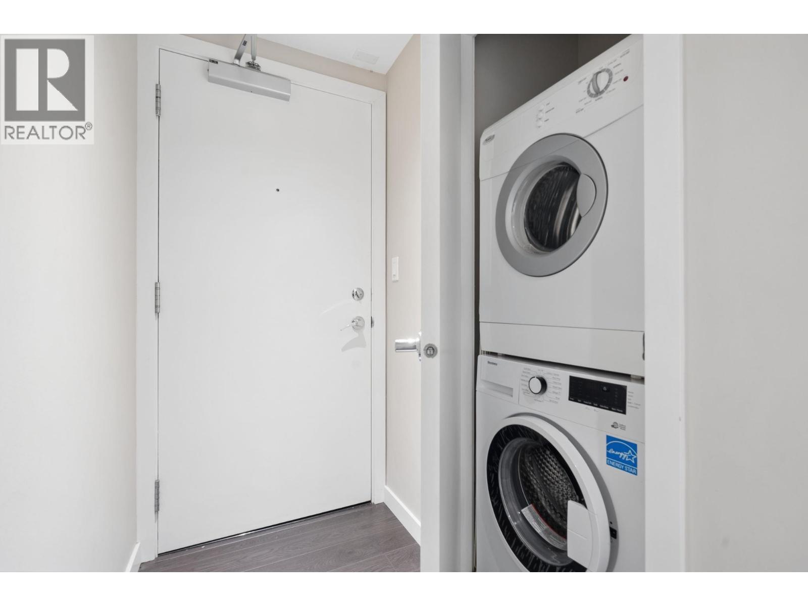 711 1708 Columbia Street Property Photo 11