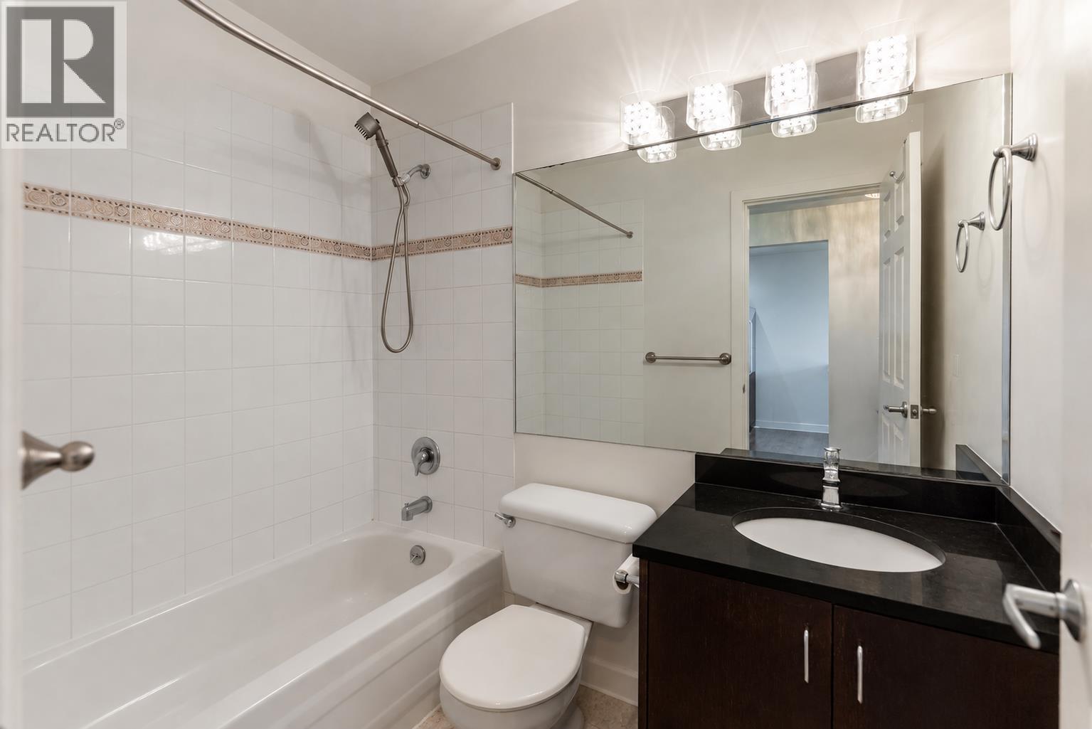 807 1010 Howe Street Property Photo 15