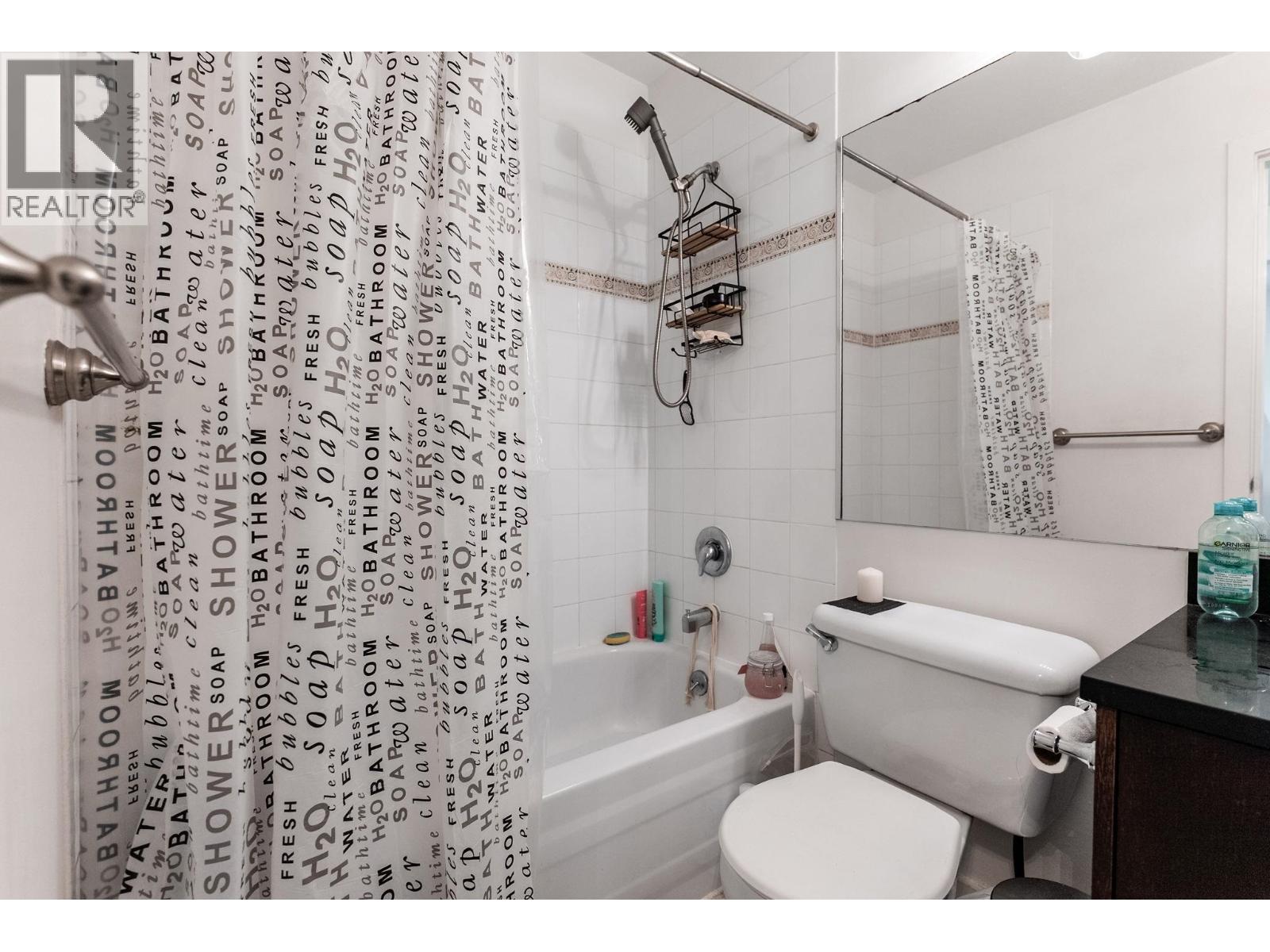 807 1010 Howe Street Property Photo 16