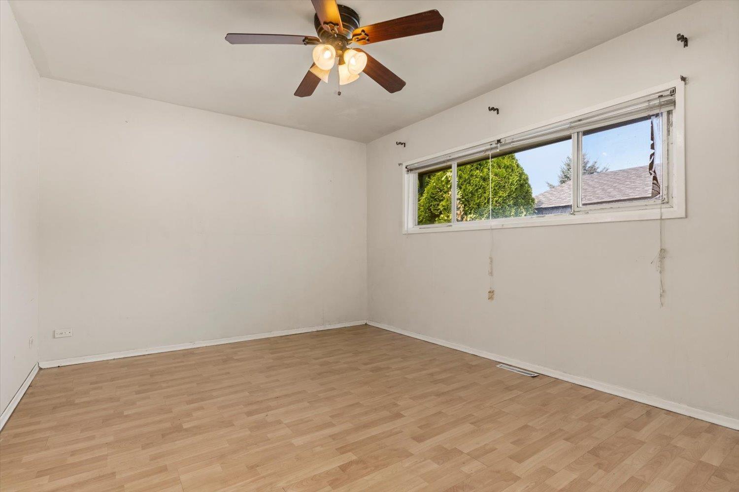 9647 Windsor Street Property Photo 11