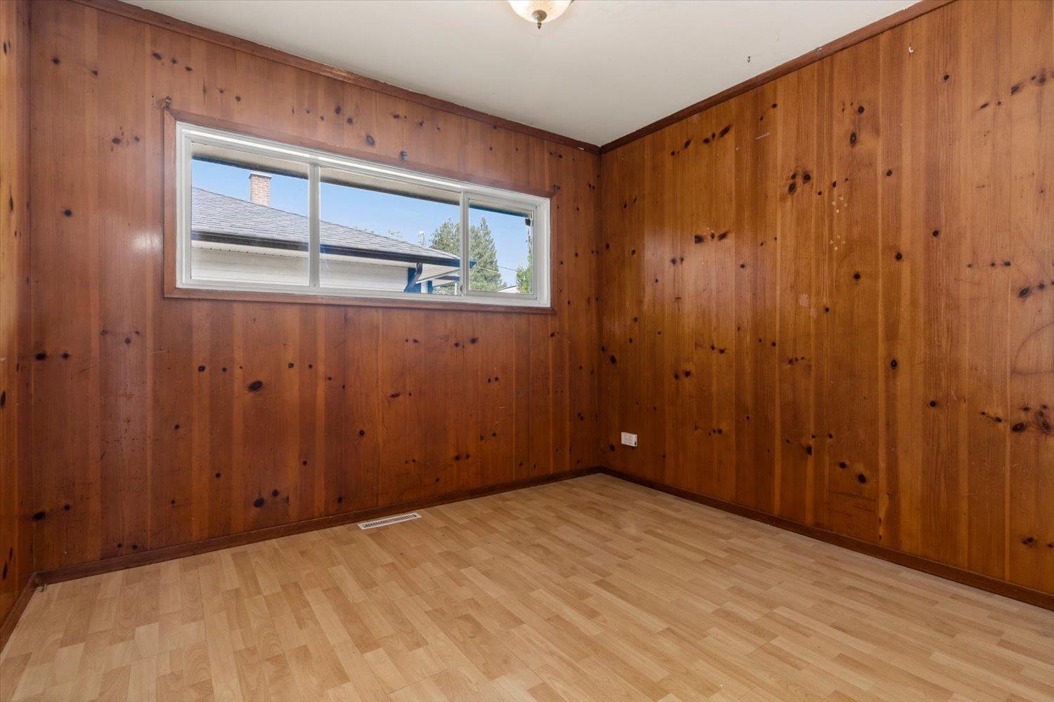 9647 Windsor Street Property Photo 12