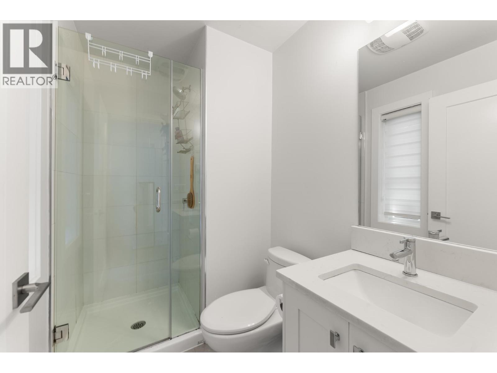 34 5377 8a Avenue Property Photo 21