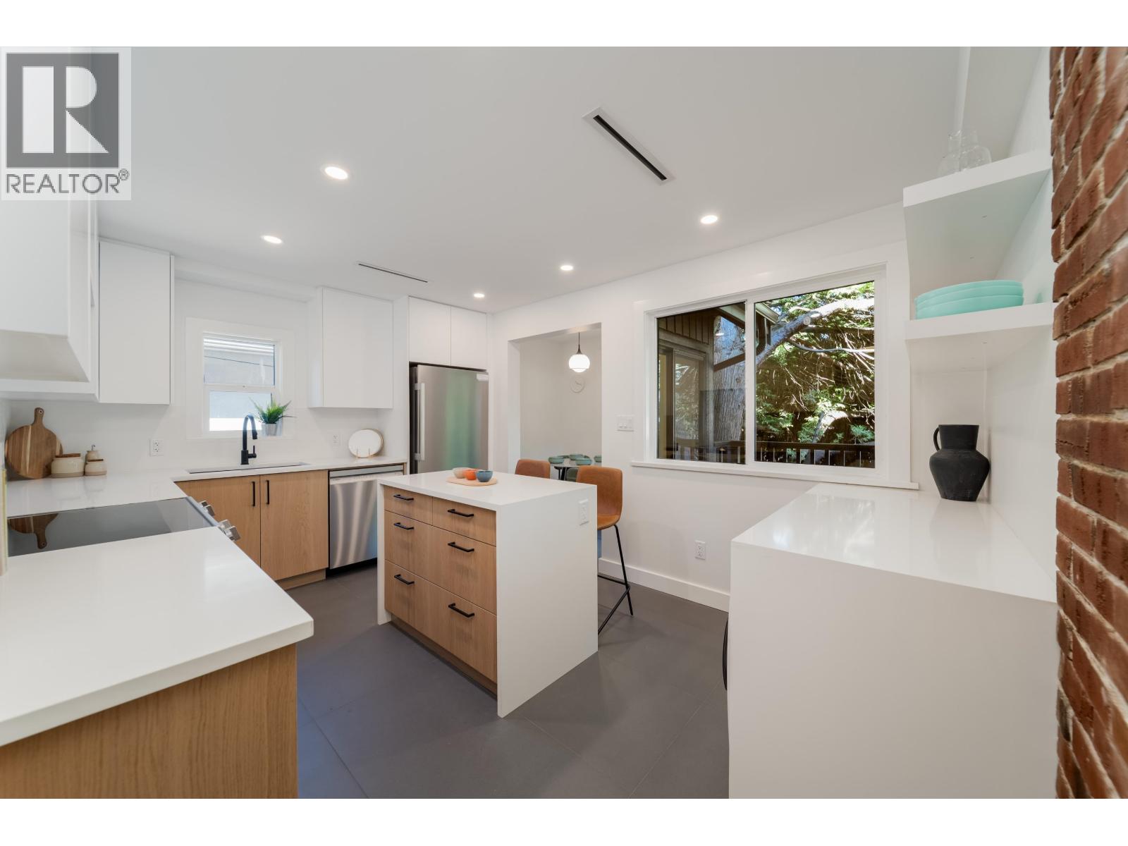2280 Blenheim Street Property Photo 4