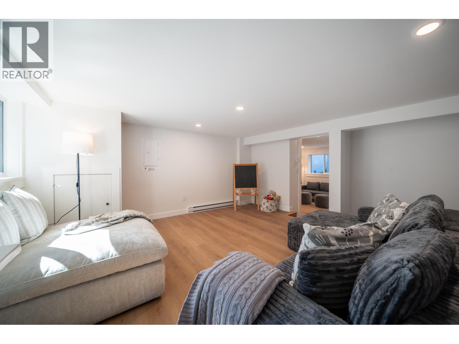 2280 Blenheim Street Property Photo 21