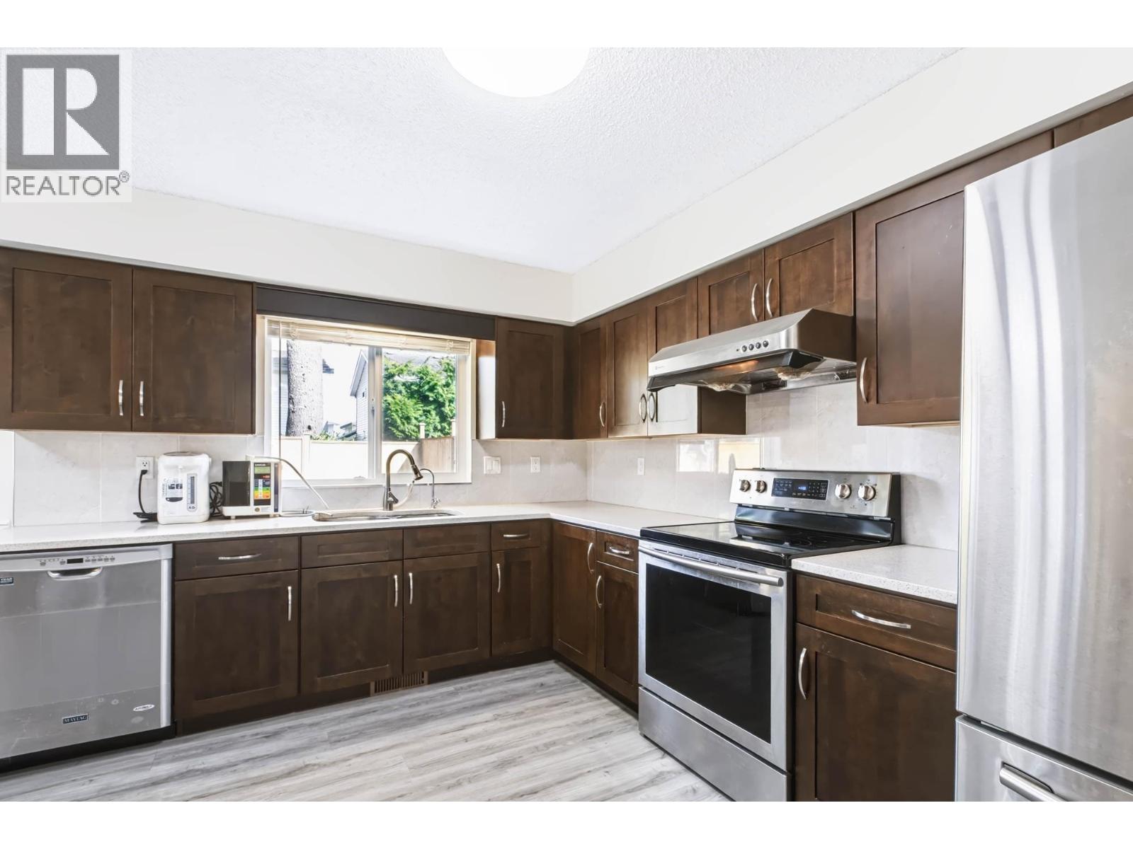 10680 Hollymount Drive Property Photo 11