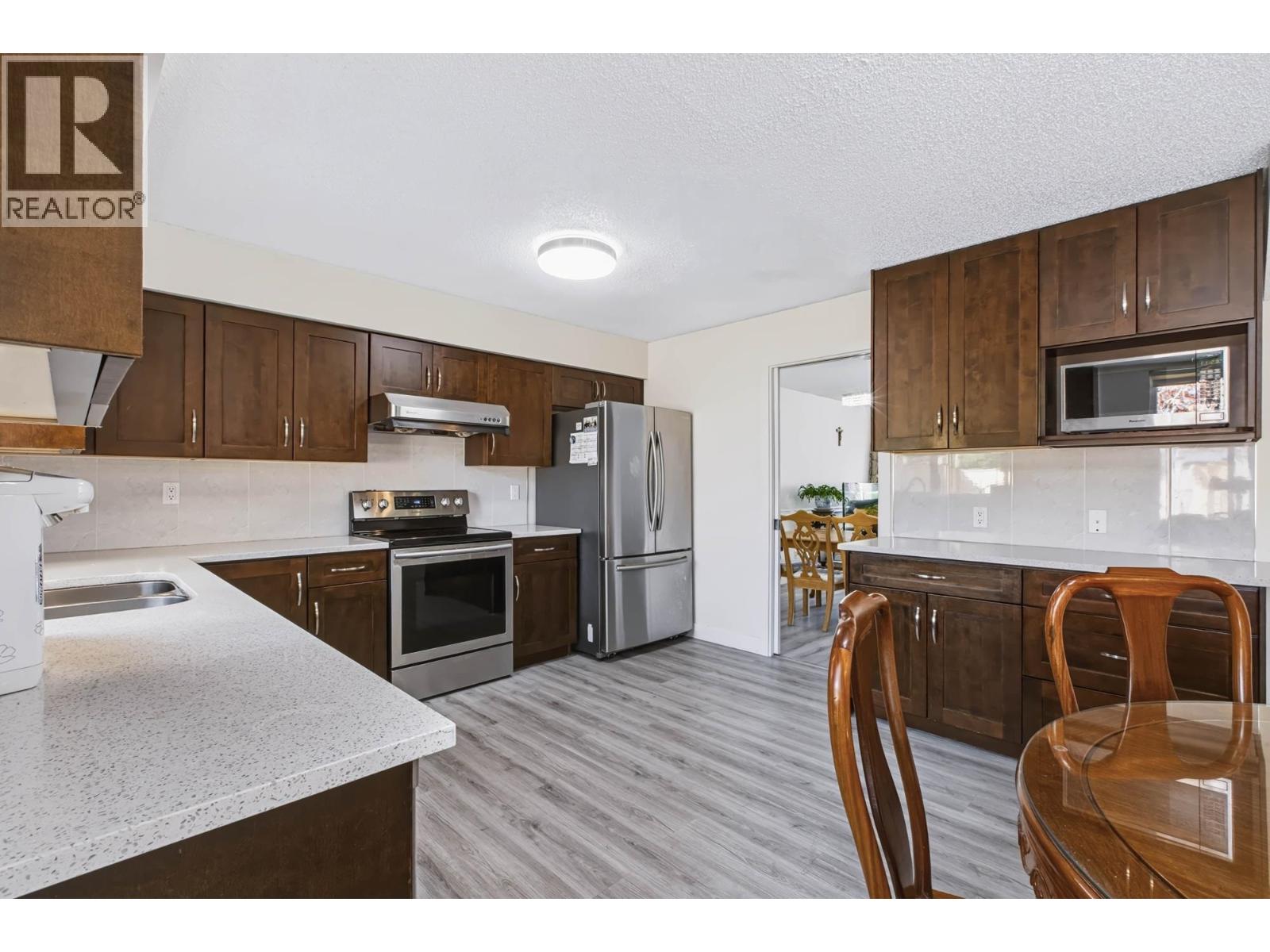 10680 Hollymount Drive Property Photo 14