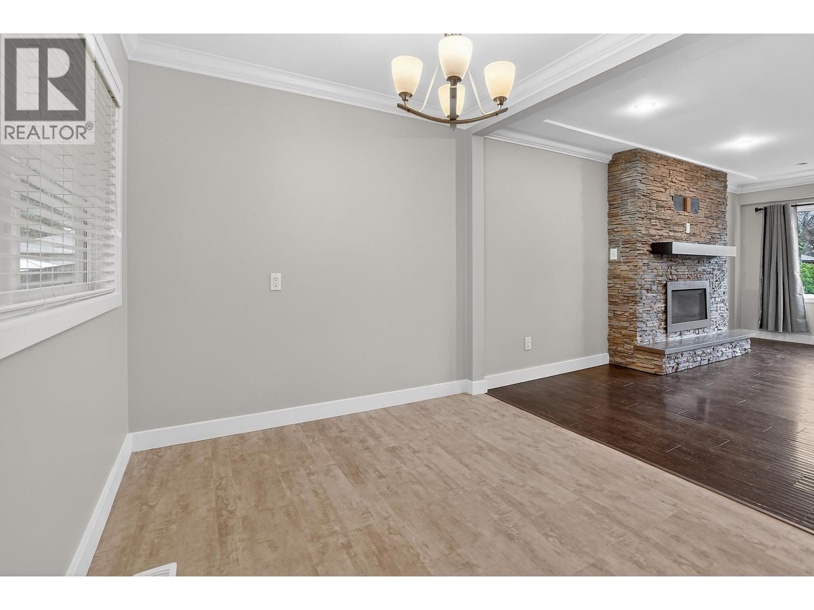 12106 214 Street Property Photo 8