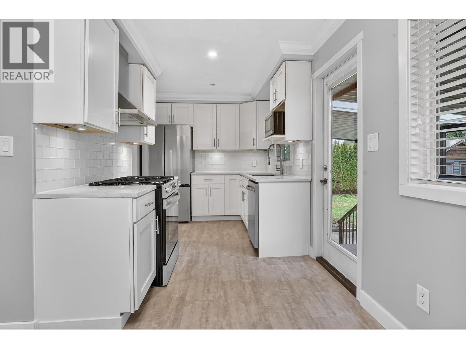 12106 214 Street Property Photo 9