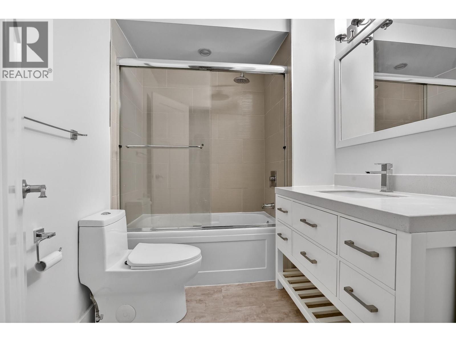 12106 214 Street Property Photo 11