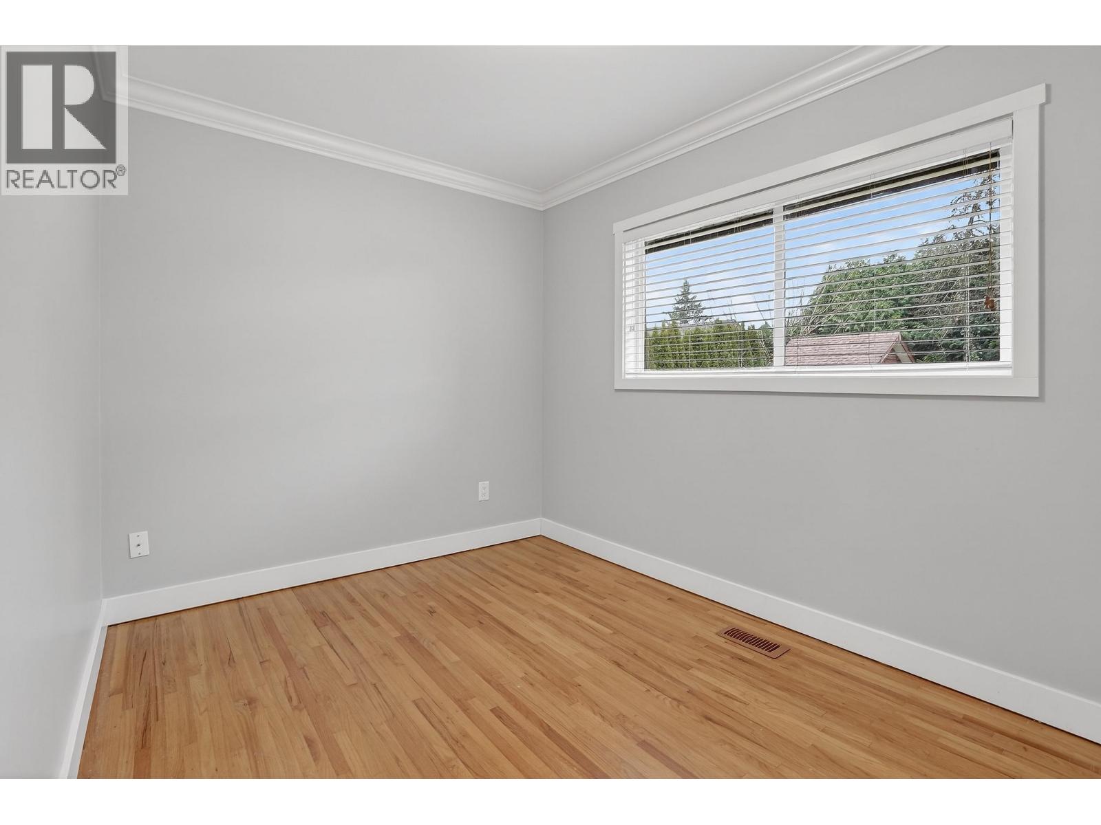 12106 214 Street Property Photo 14