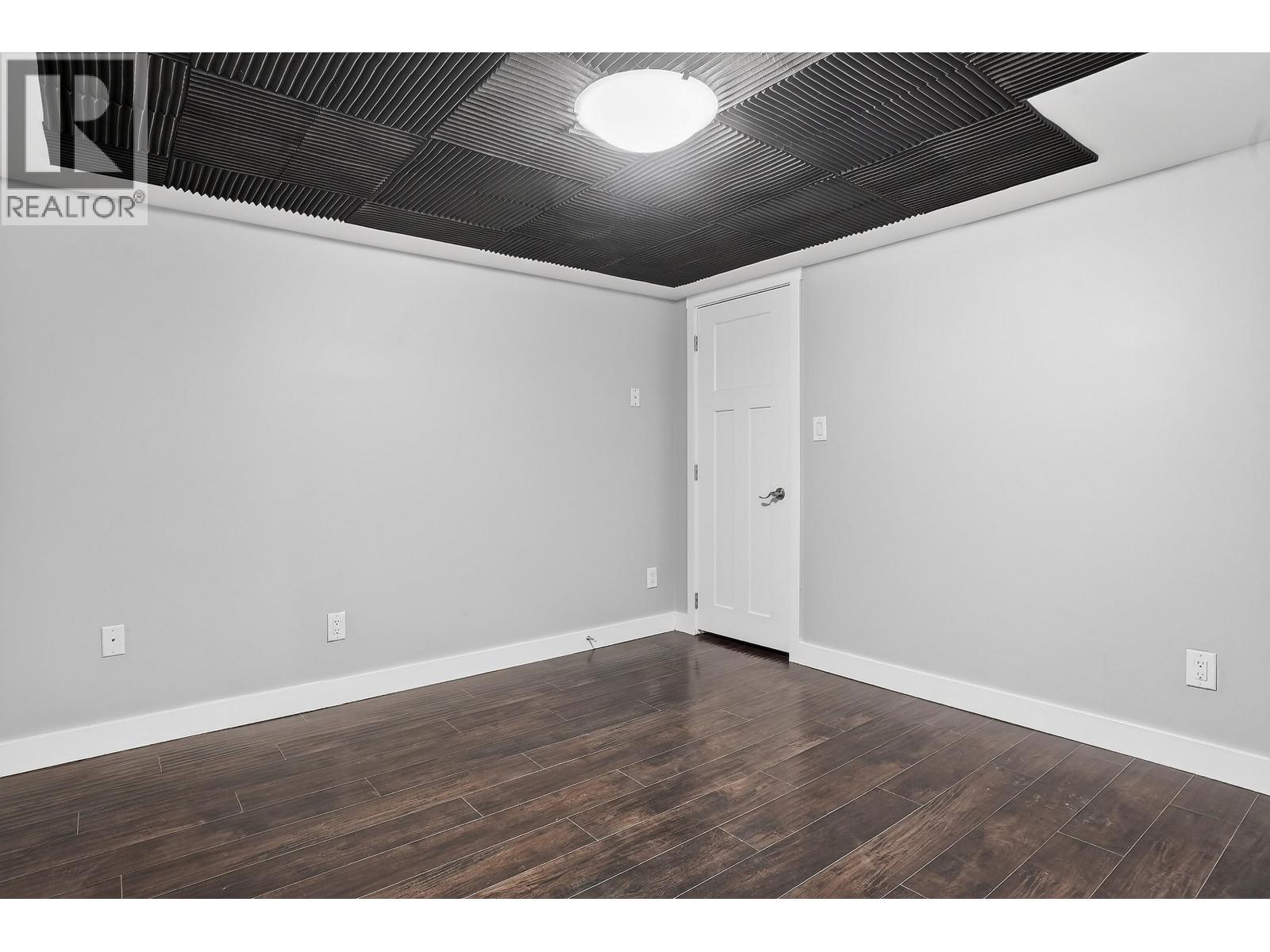 12106 214 Street Property Photo 17