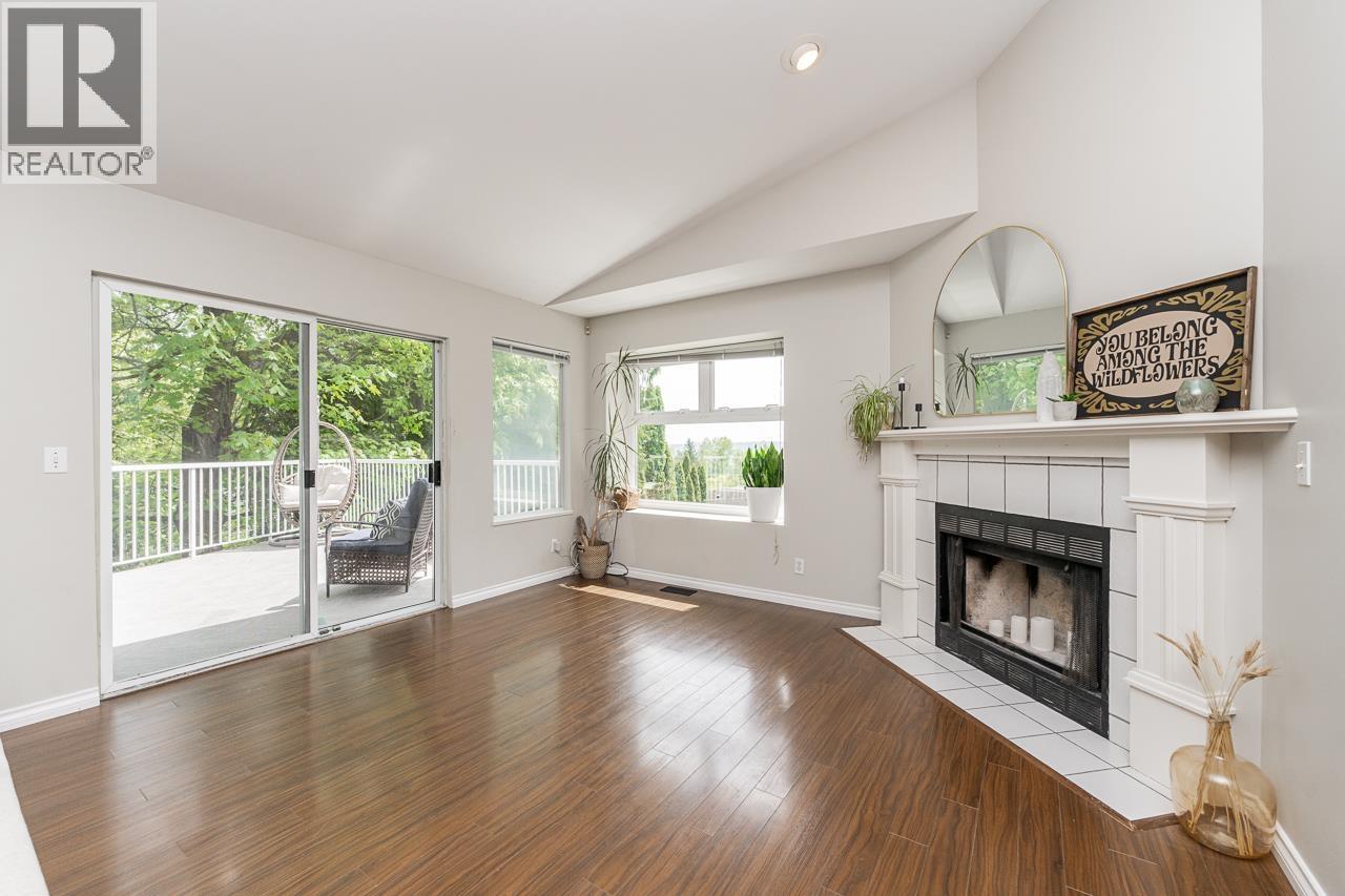 1221 Rochester Avenue Property Photo 4
