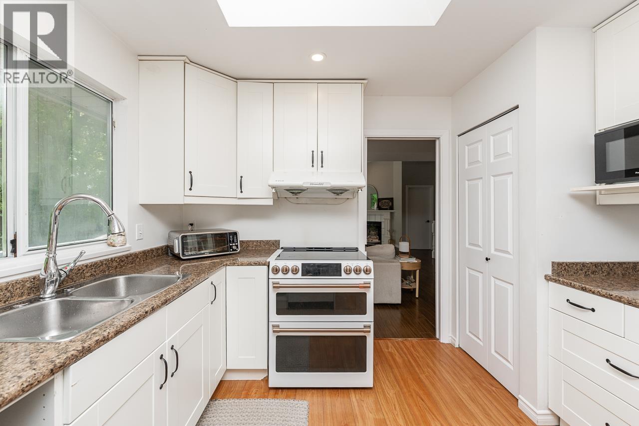 1221 Rochester Avenue Property Photo 7
