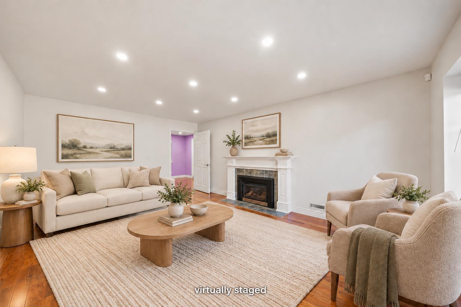 9435 156a Street Property Photo 2