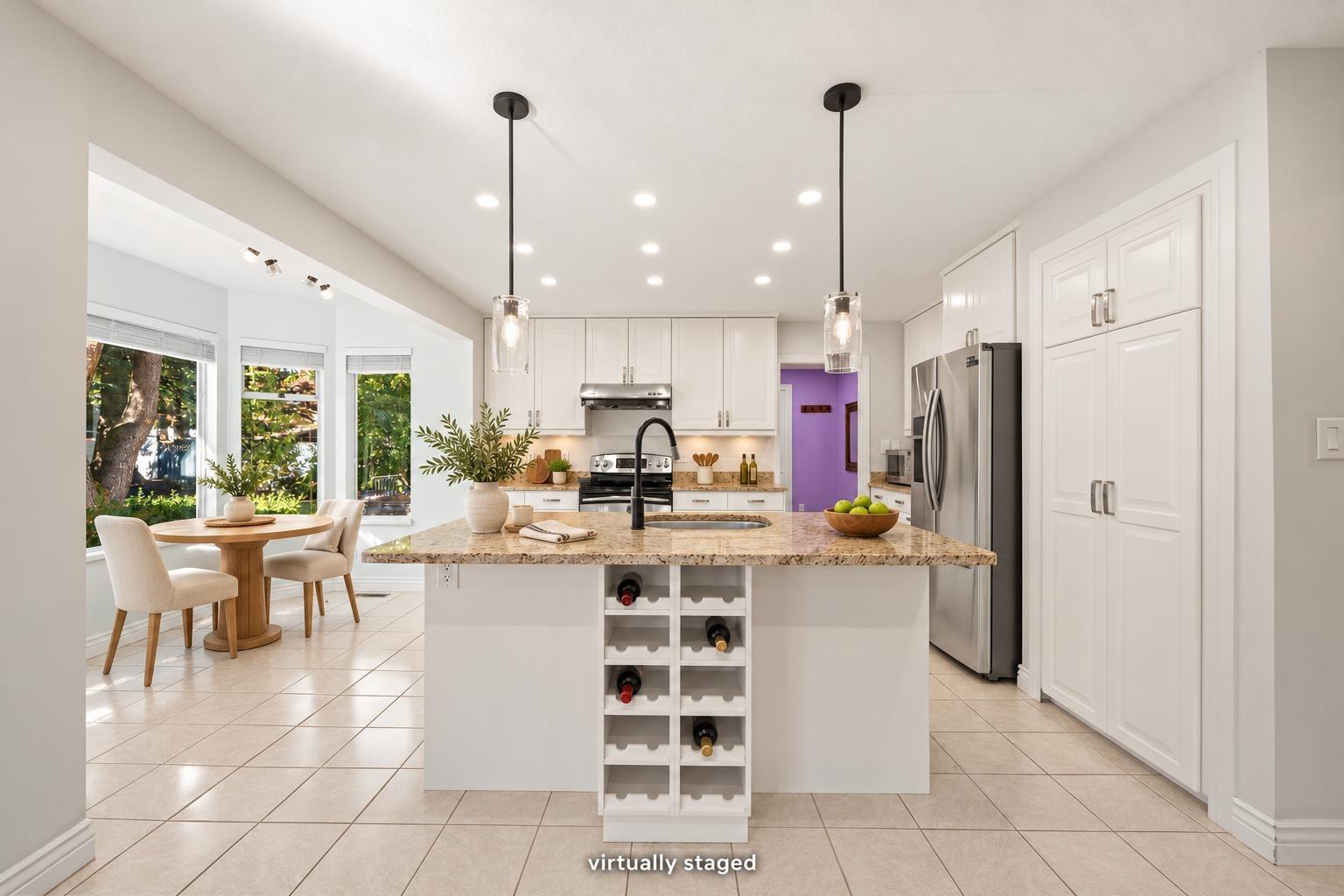 9435 156a Street Property Photo 4