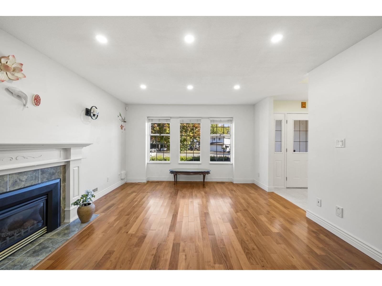 9435 156a Street Property Photo 11