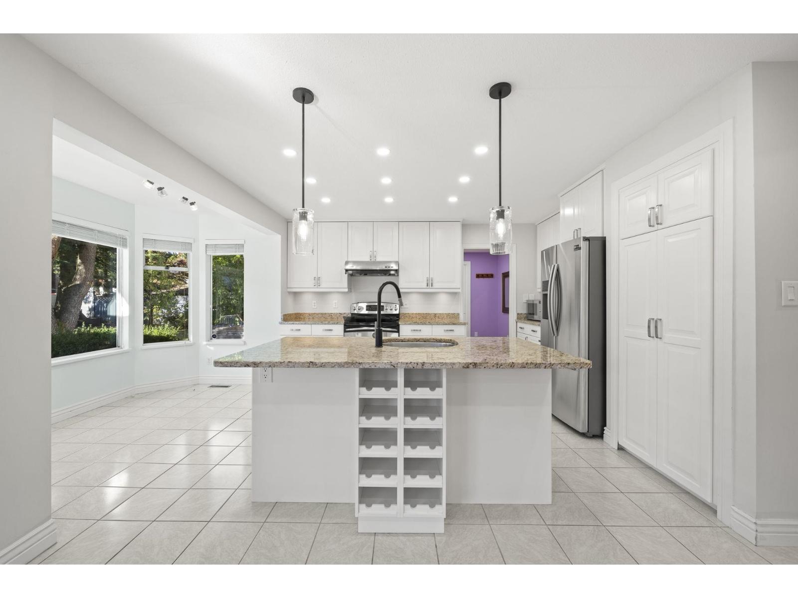 9435 156a Street Property Photo 14
