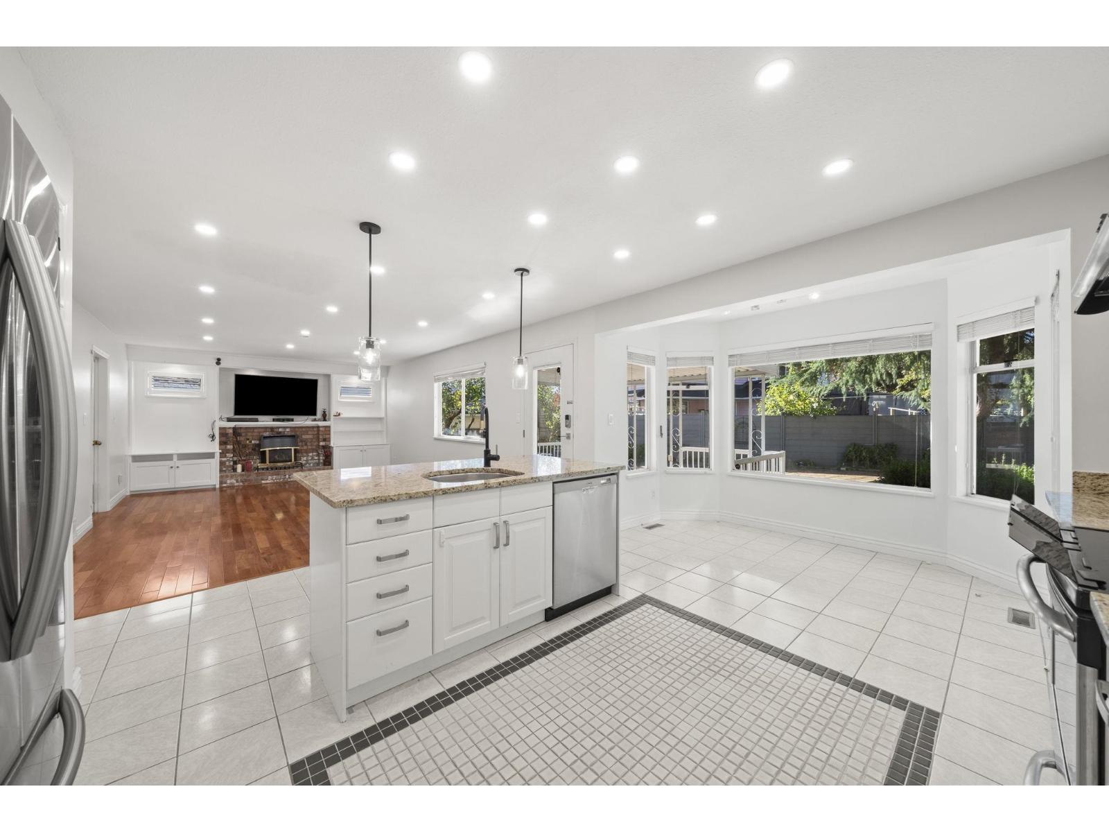 9435 156a Street Property Photo 15