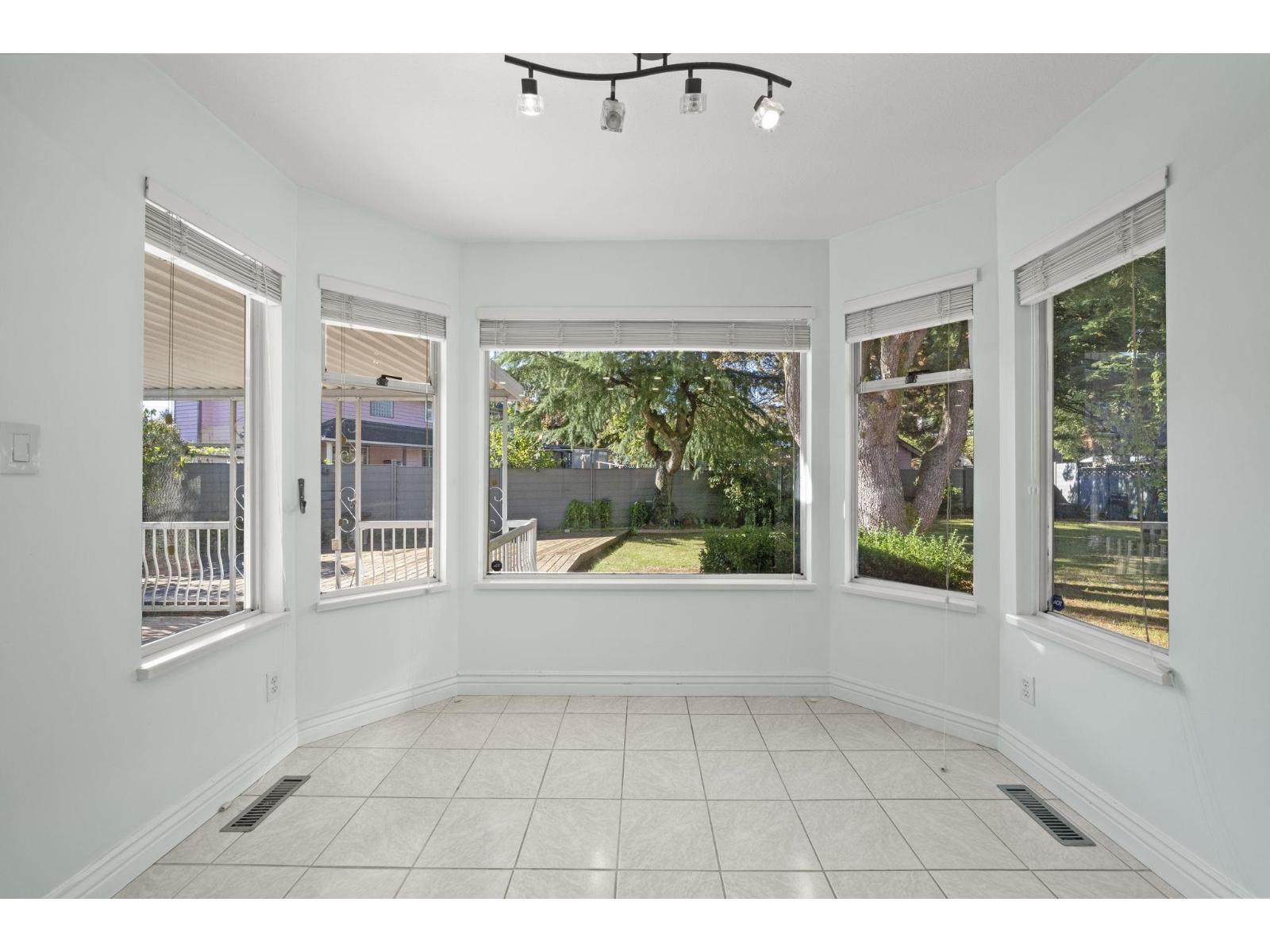 9435 156a Street Property Photo 16