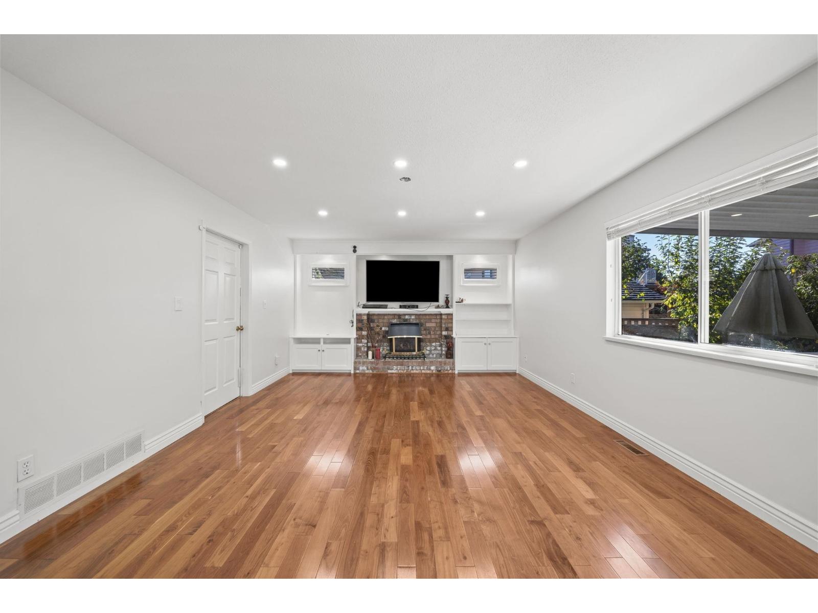 9435 156a Street Property Photo 18