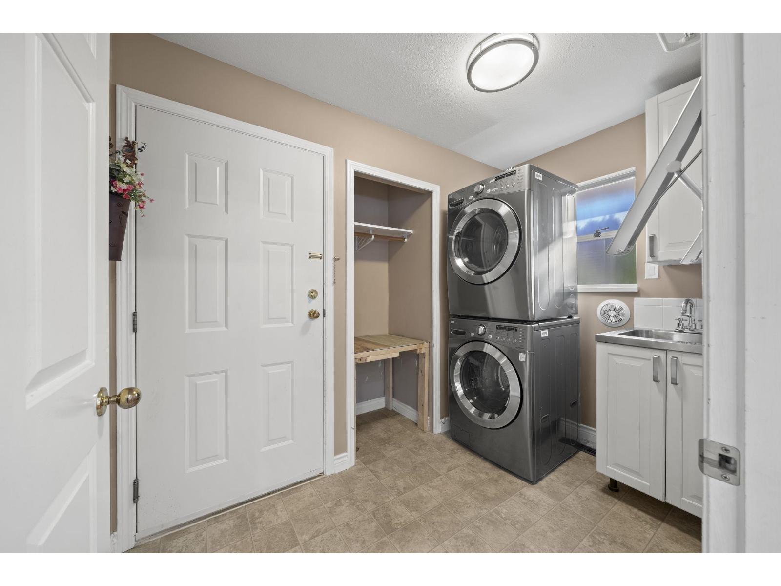 9435 156a Street Property Photo 32