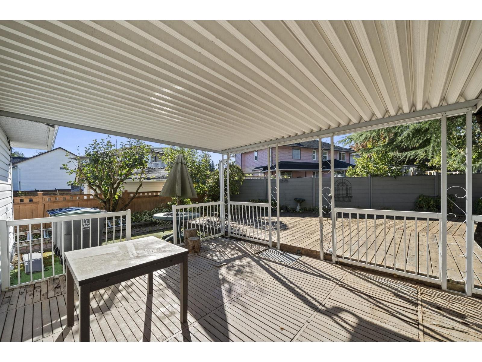 9435 156a Street Property Photo 34