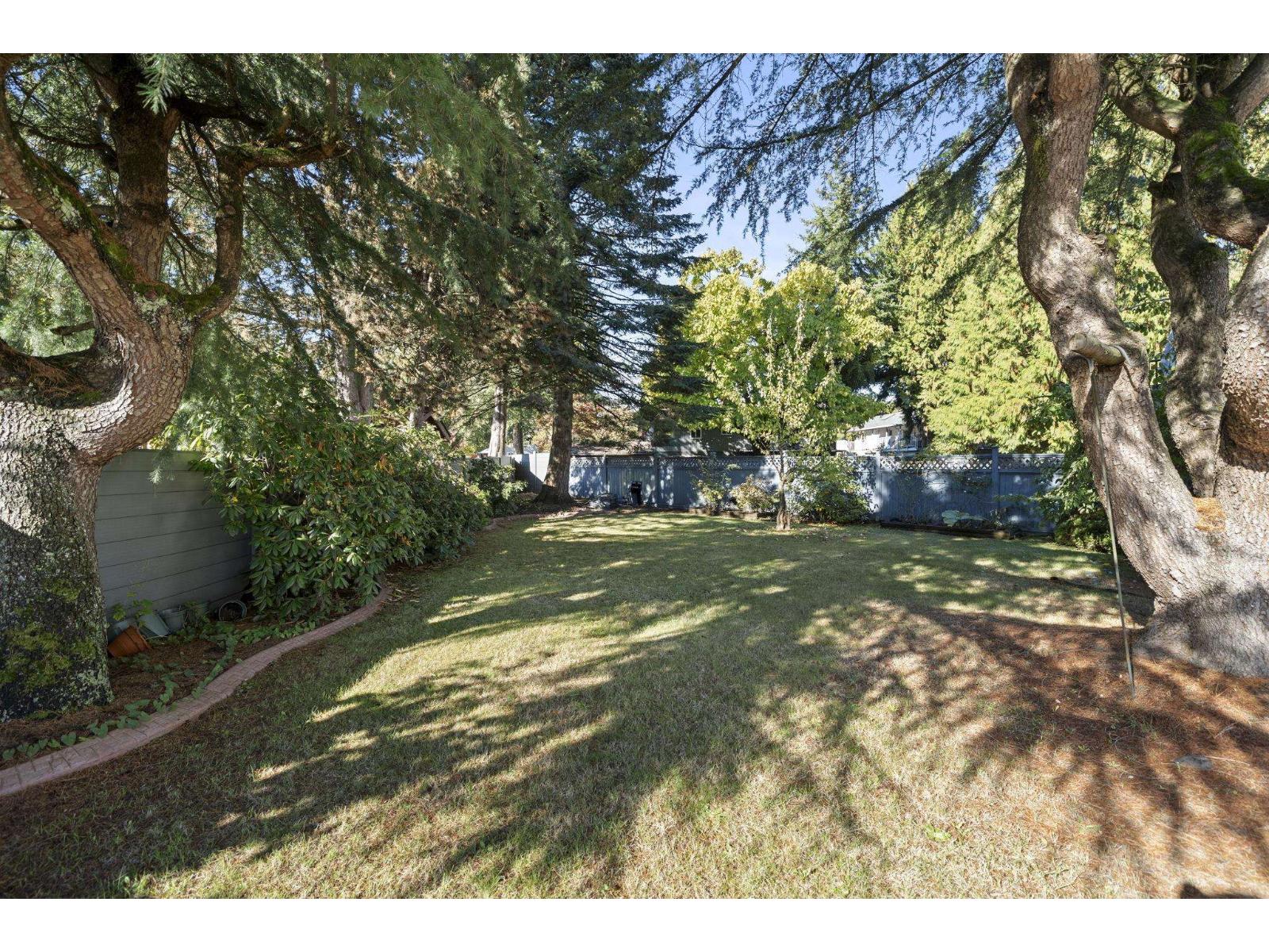 9435 156a Street Property Photo 36