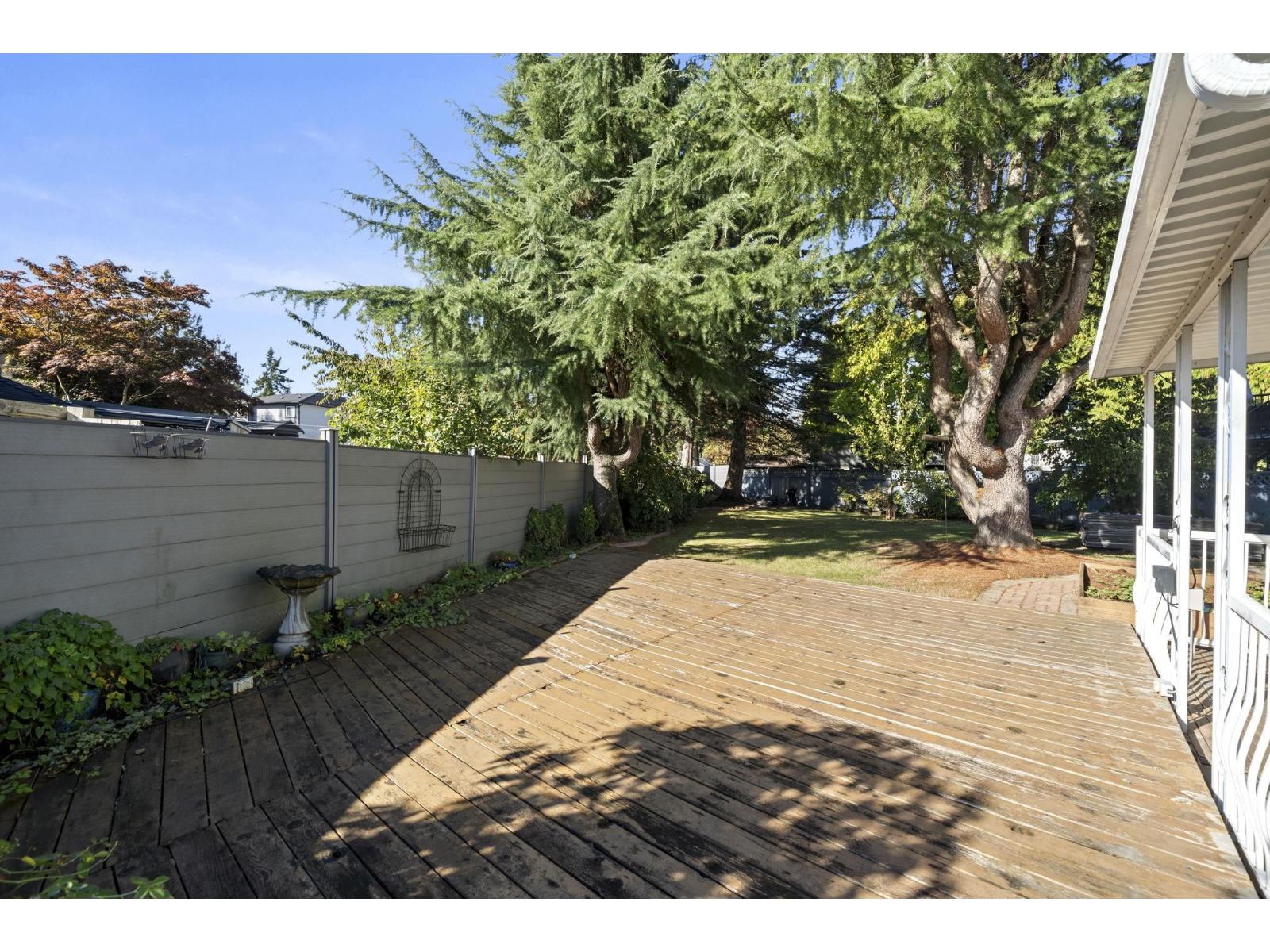 9435 156a Street Property Photo 37