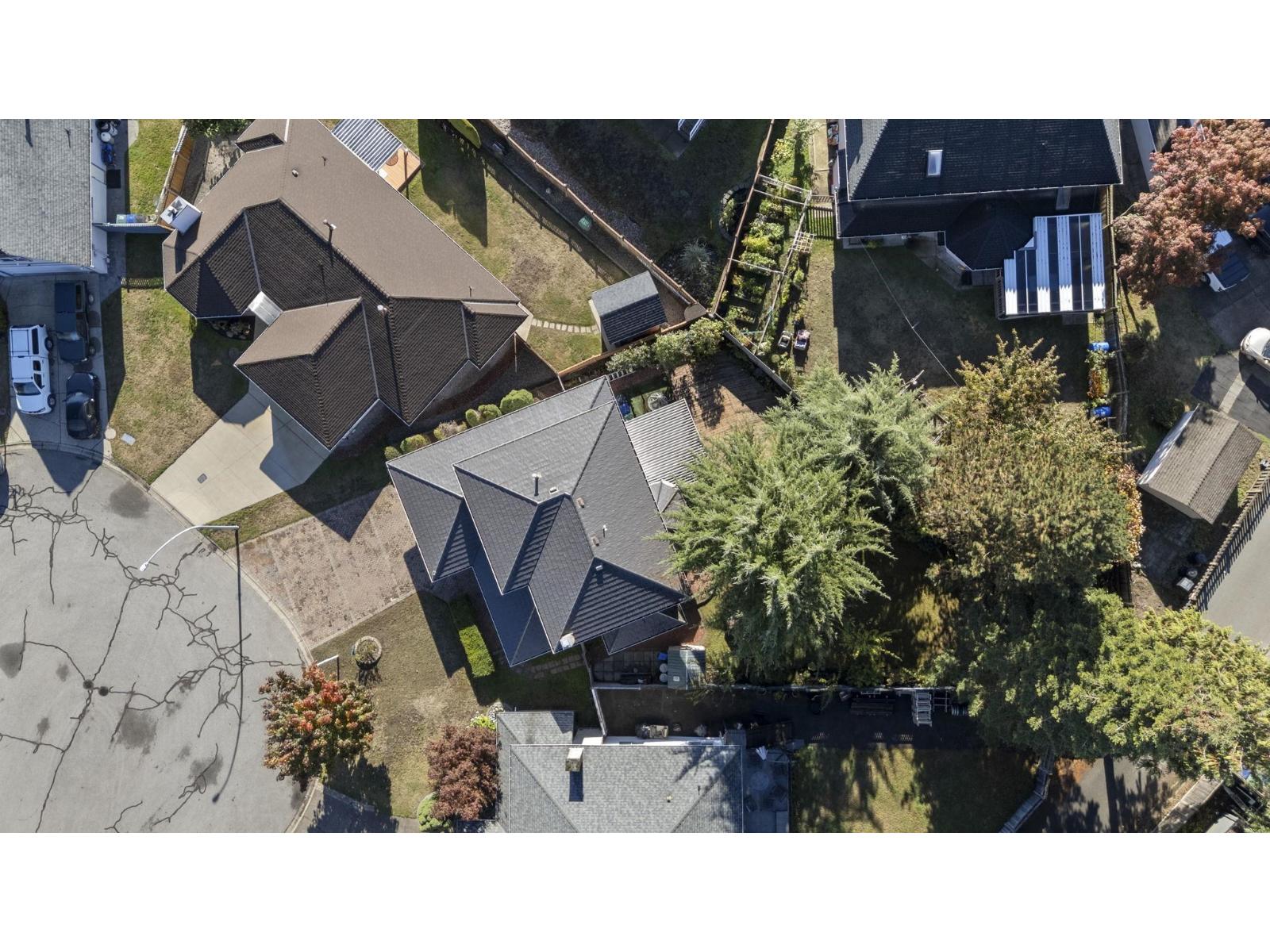 9435 156a Street Property Photo 39